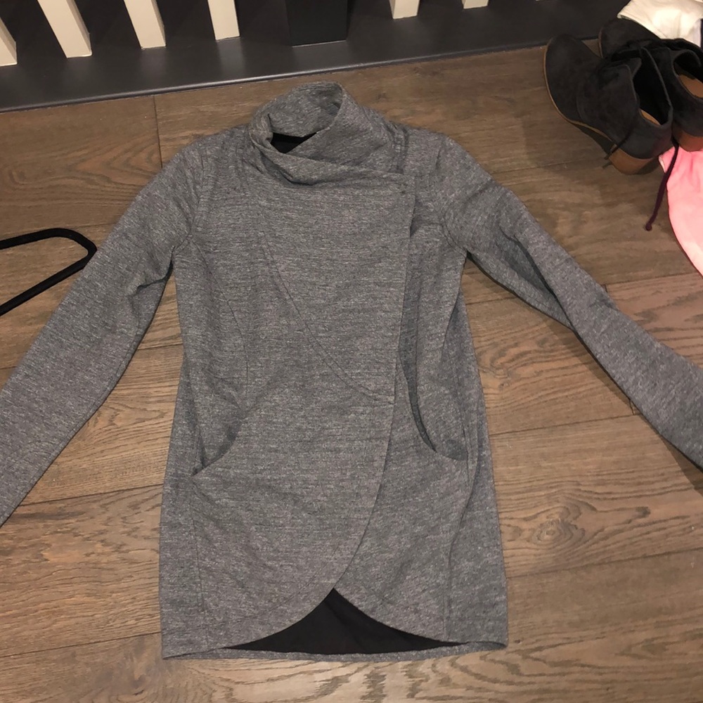 Lululemon top